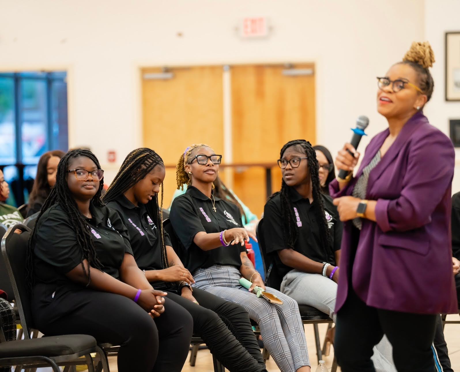 The Office of the Executive Vice President joined the Center as hosts of the “Hats On! For Women” tea, which was held March 19 in the Performing Arts Center.